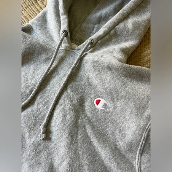 Urban Outfitters x Champion 💗 cropped pull over hoodie - Picture 4 of 5